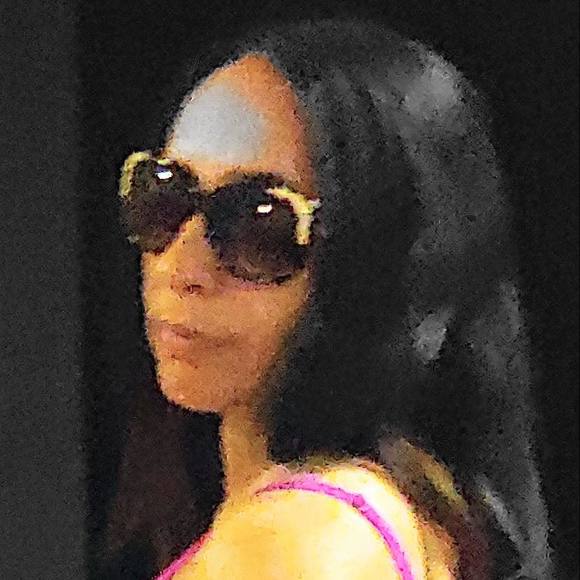 Meet your Posher, Deborah - Picture 1 of 1